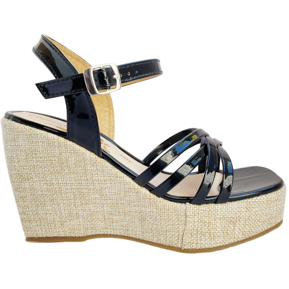 Zapato Sandalia casual charol color negro y plataforma punta cuadrada para mujer