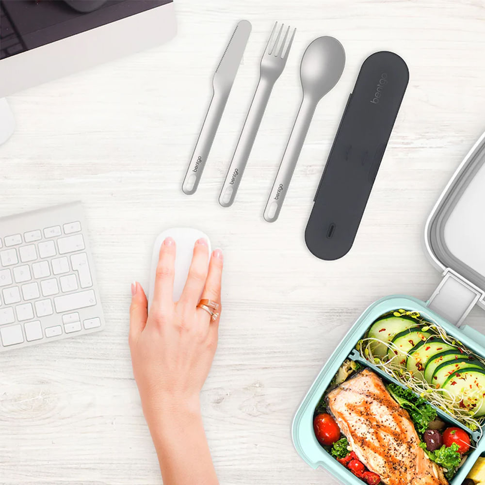 Set de cubiertos de acero inoxidable 3 piezas con estuche Bentgo