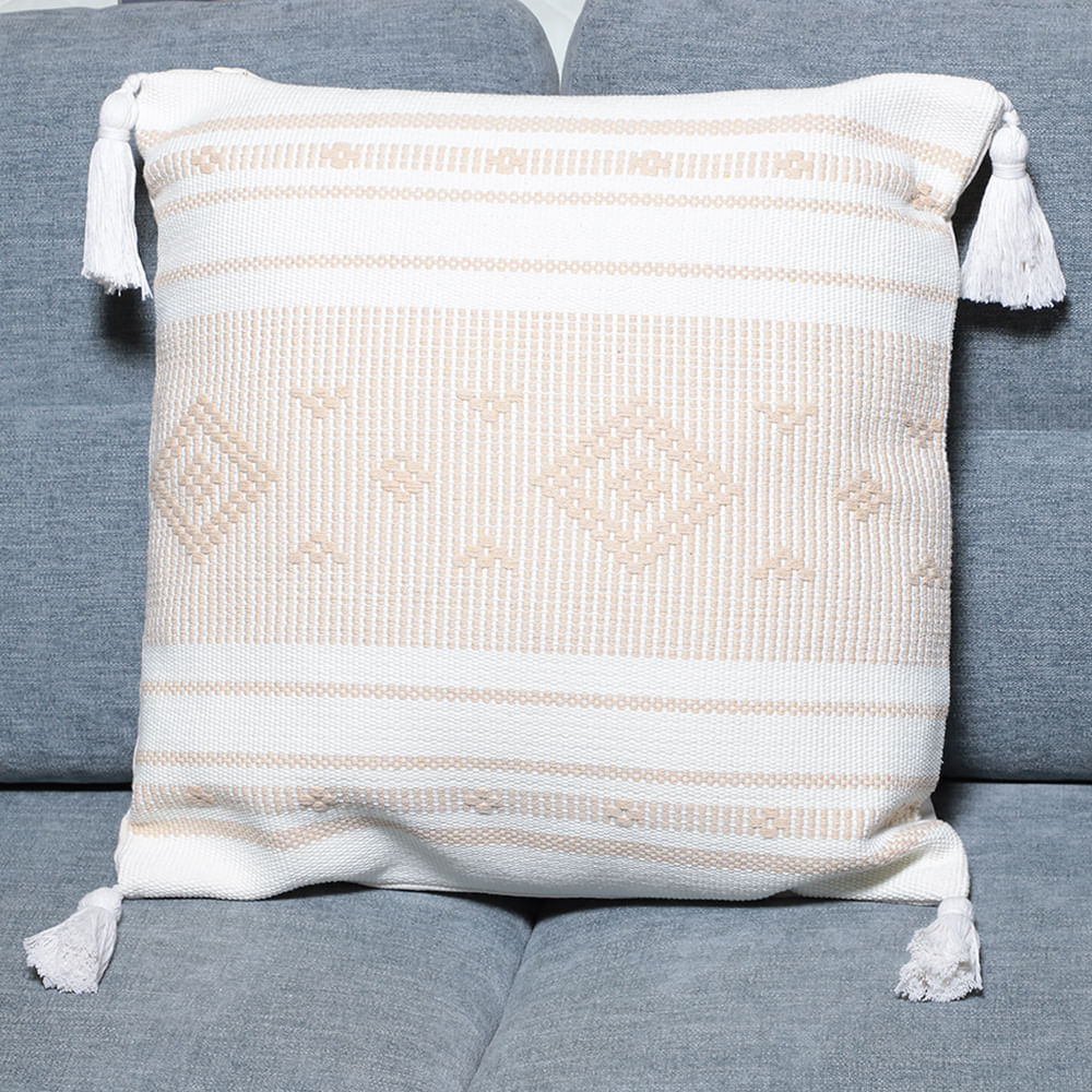 Cojín decorativo de rombos con pom pom 45x45cm