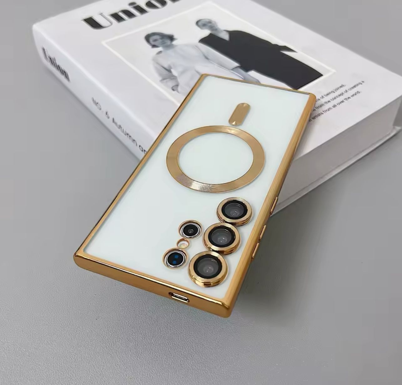 Case dorado con magsafe