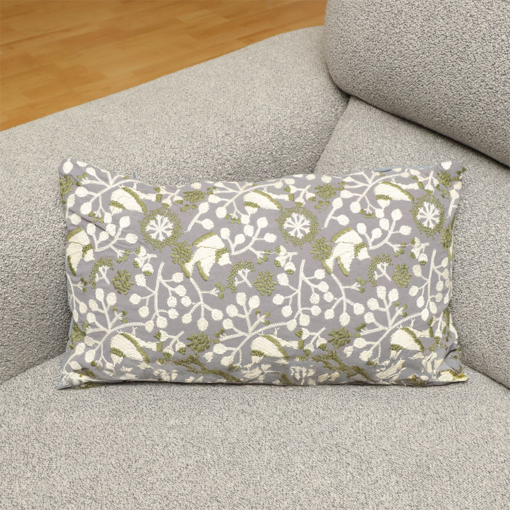 Cojín rectangular de algodón bordado aves 28x47 cm