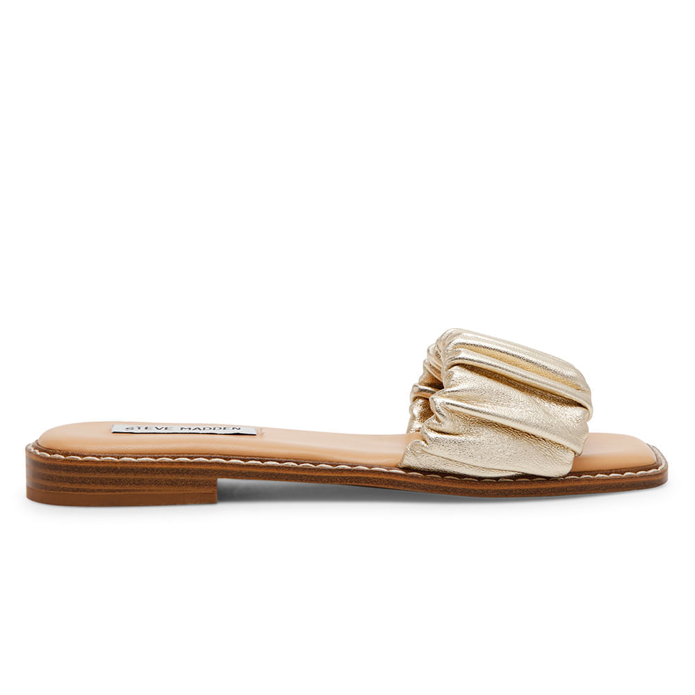 Sandalia casual Steve Madden color dorado para mujer