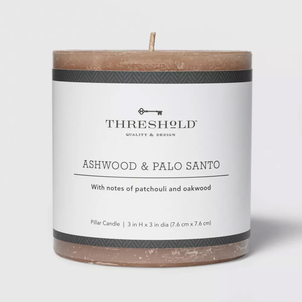 Vela aromática Threshold ashwood and palo santo 7.6cm
