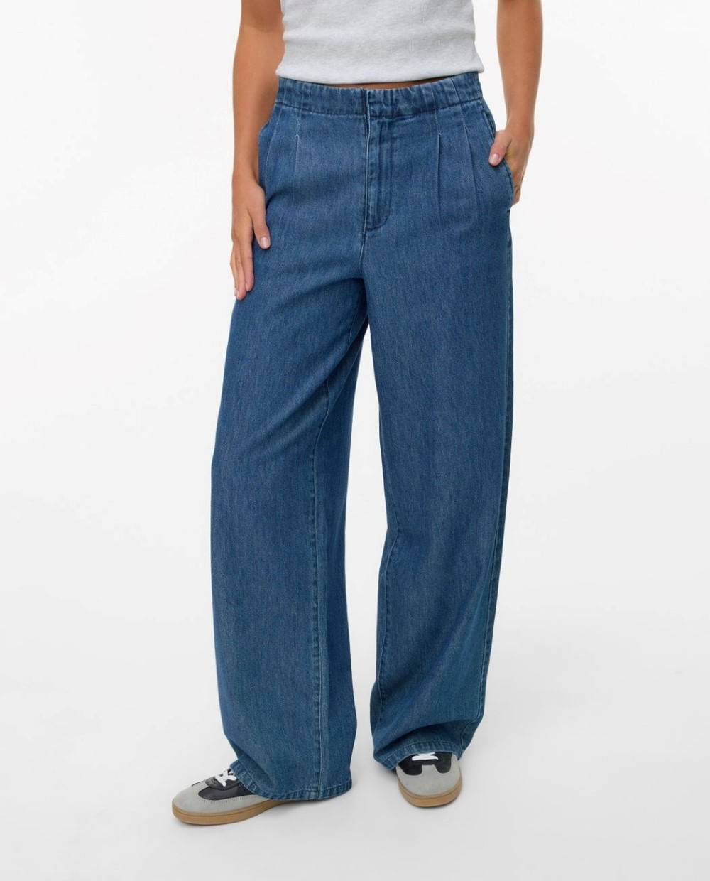 Jeans wide leg azul con pinzas frontales "32
